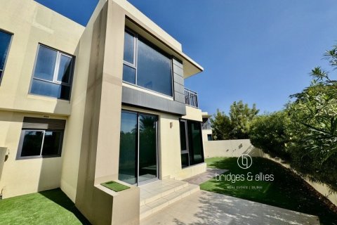 Villa à Dubai Hills Estate, Dubai, 4 chambres, 313 m², № 99685 - photo 2