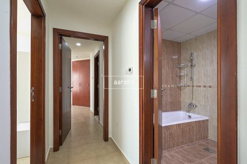 Apartment in Jumeirah Lake Towers, Dubai 3 bedrooms, 106.5 sq.m. № 18335 - photo 9
