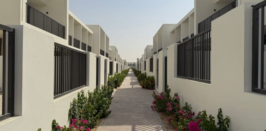 Adosado en Town Square, Dubai, 4 dormitorios, 261.8 m², № 69524