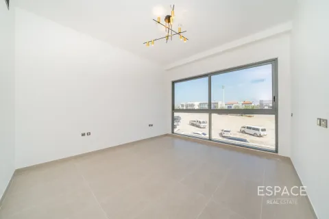 Villa in Al Furjan, Dubai 5 bedrooms, 538 sq.m. № 122836 - photo 14