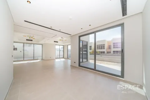 Villa in Al Furjan, Dubai 5 bedrooms, 538 sq.m. № 122836 - photo 4