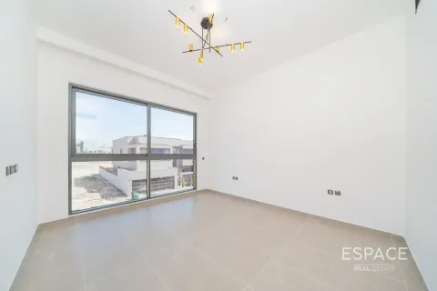 Villa in Al Furjan, Dubai 5 bedrooms, 538 sq.m. № 122836 - photo 16