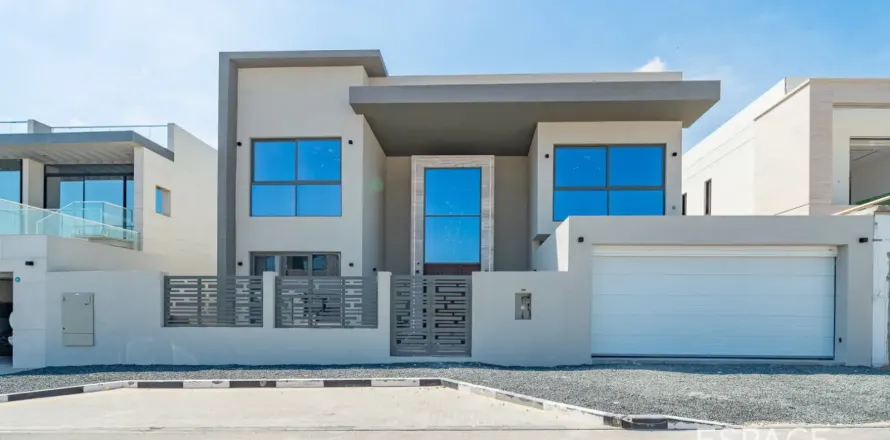 Villa in Al Furjan, Dubai 5 bedrooms, 538 sq.m. № 122836