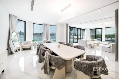 Villa in Palm Jumeirah, Dubai 6 bedrooms, 465 sq.m. № 122835 - photo 5