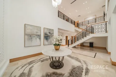 Villa en Palm Jumeirah, Dubai, 5 dormitorios, 413 m², № 122841 - foto 2