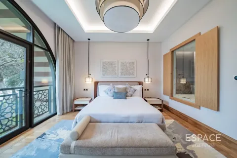 Villa en Palm Jumeirah, Dubai, 5 dormitorios, 413 m², № 122841 - foto 16