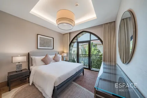 Villa en Palm Jumeirah, Dubai, 5 dormitorios, 413 m², № 122841 - foto 12
