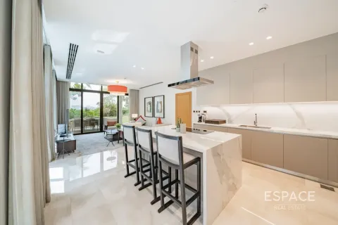 Villa en Palm Jumeirah, Dubai, 5 dormitorios, 413 m², № 122841 - foto 8