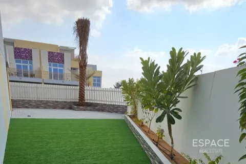 Townhouse in DAMAC Hills (Akoya by DAMAC), Dubai 3 bedrooms, 202 sq.m. № 122840 - photo 7