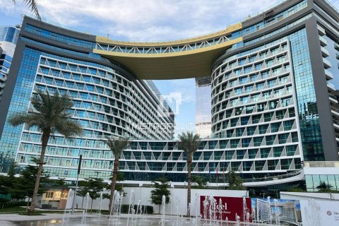 Apartment in Seven Palm, Palm Jumeirah, Dubai 33 sq.m. № 14767 - photo 1