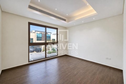 Villa in Meydan, Dubai 4 bedrooms, 218.04 sq.m. № 138167 - photo 12