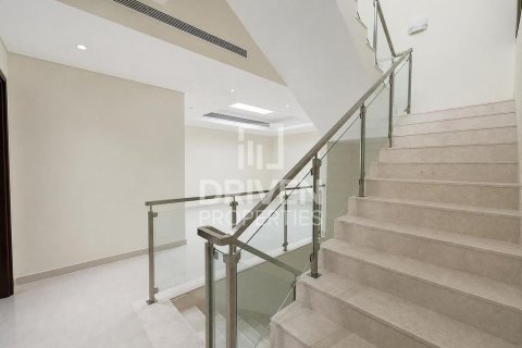 Villa in Meydan, Dubai 4 bedrooms, 218.04 sq.m. № 138167 - photo 11