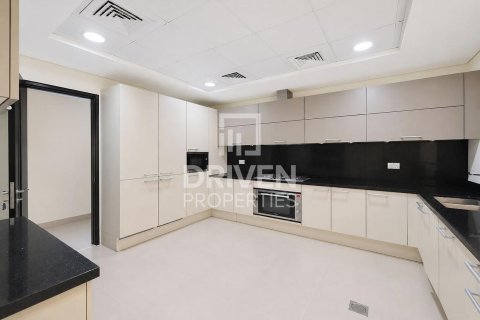 Villa in Meydan, Dubai 4 bedrooms, 218.04 sq.m. № 138167 - photo 21