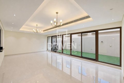 Villa in Meydan, Dubai 4 bedrooms, 218.04 sq.m. № 138167 - photo 3