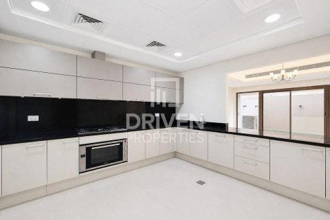 Villa in Meydan, Dubai 4 bedrooms, 218.04 sq.m. № 138167 - photo 20