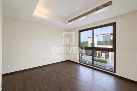 Villa in Meydan, Dubai 4 bedrooms, 218.04 sq.m. № 138167 - photo 14