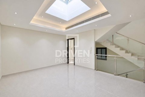 Villa in Meydan, Dubai 4 bedrooms, 218.04 sq.m. № 138167 - photo 5