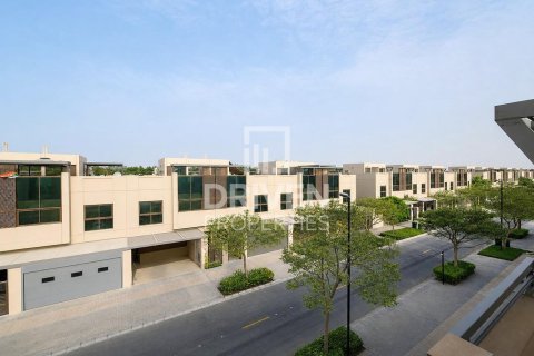 Villa in Meydan, Dubai 4 bedrooms, 218.04 sq.m. № 138167 - photo 25