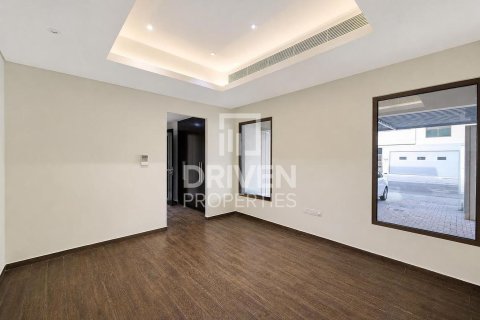 Villa in Meydan, Dubai 4 bedrooms, 218.04 sq.m. № 138167 - photo 8