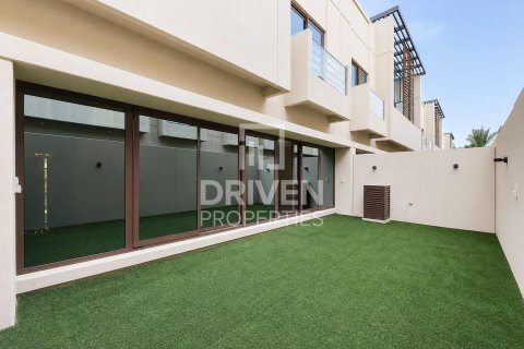 Villa in Meydan, Dubai 4 bedrooms, 218.04 sq.m. № 138167 - photo 22