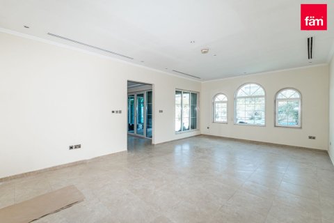 Villa en Dubai, 3 dormitorios, 676 m², № 9622 - foto 15