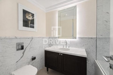 Apartment in Downtown Dubai (Downtown Burj Dubai), Dubai 2 bedrooms, 118.08 sq.m. № 141052 - photo 14
