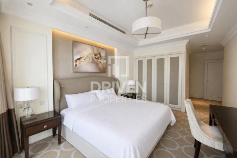 Apartment in Downtown Dubai (Downtown Burj Dubai), Dubai 2 bedrooms, 118.08 sq.m. № 141052 - photo 12