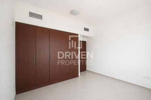 Townhouse in Falcon City of Wonders, Dubai 4 bedrooms, 324.05 sq.m. № 141048 - photo 11