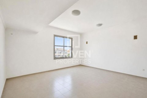 Townhouse in Falcon City of Wonders, Dubai 4 bedrooms, 324.05 sq.m. № 141048 - photo 12
