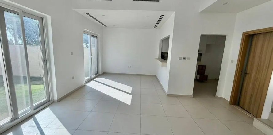 Townhouse in Dubai 2 bedrooms, 163.4 sq.m. № 94653