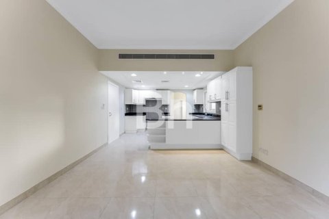 Villa in Dubai 4 bedrooms, 353 sq.m. № 22145 - photo 5