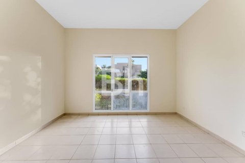 Villa in Dubai 4 bedrooms, 353 sq.m. № 22145 - photo 9