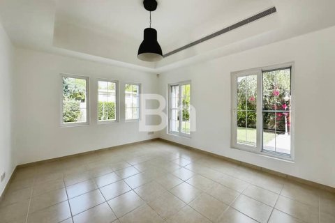 Снять в аренду виллу в Арабиан Ранчес, Дубай: 4 спальни, 350м², № 22140 - фото 10