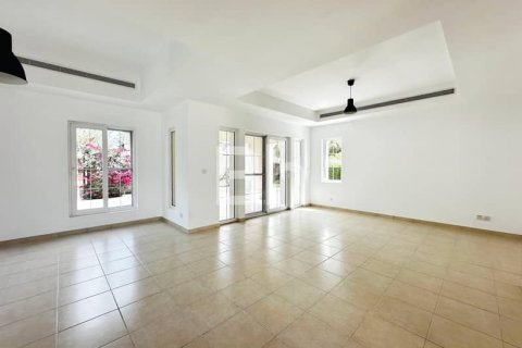 Снять в аренду виллу в Арабиан Ранчес, Дубай: 4 спальни, 350м², № 22140 - фото 24
