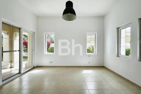 Снять в аренду виллу в Арабиан Ранчес, Дубай: 4 спальни, 350м², № 22140 - фото 14