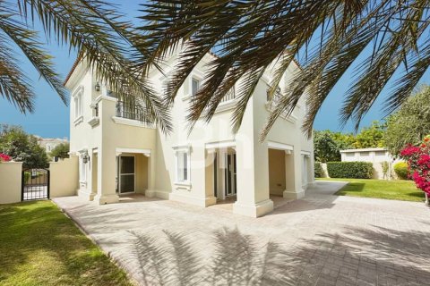 Снять в аренду виллу в Арабиан Ранчес, Дубай: 4 спальни, 350м², № 22140 - фото 28