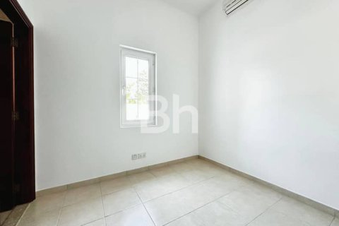 Снять в аренду виллу в Арабиан Ранчес, Дубай: 4 спальни, 350м², № 22140 - фото 4