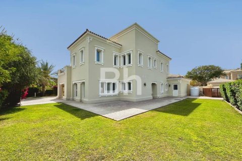 Снять в аренду виллу в Арабиан Ранчес, Дубай: 4 спальни, 350м², № 22140 - фото 1