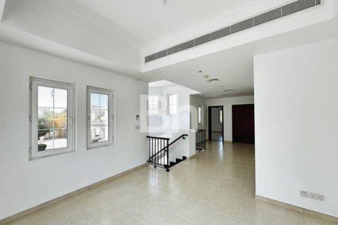 Снять в аренду виллу в Арабиан Ранчес, Дубай: 4 спальни, 350м², № 22140 - фото 21