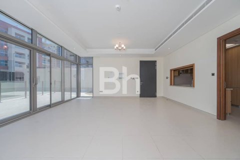 Villa in Dubai 5 bedrooms, 253 sq.m. № 22141 - photo 3