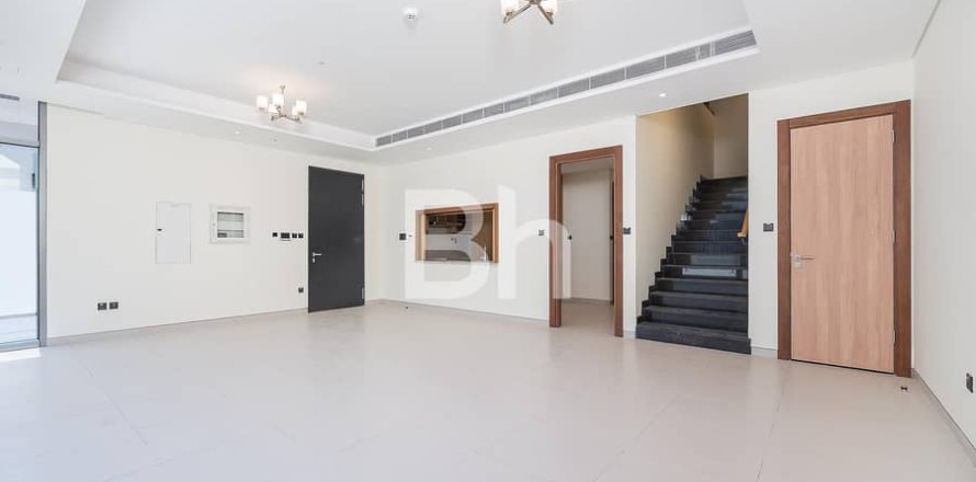 Villa in Dubai 5 bedrooms, 253 sq.m. № 22141