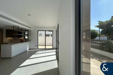 Снять в аренду виллу в Tilal Al Ghaf, Дубай: 4 спальни, 234м², № 91411 - фото 18