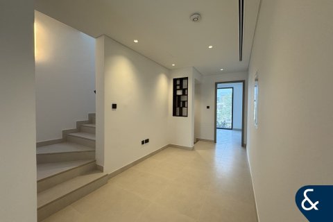 Снять в аренду виллу в Tilal Al Ghaf, Дубай: 4 спальни, 234м², № 91411 - фото 8