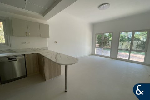 Villa à Meadows, Dubai, 5 chambres, 353 m², № 91416 - photo 2