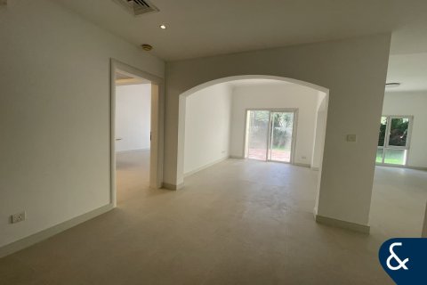 Villa à Meadows, Dubai, 5 chambres, 353 m², № 91416 - photo 5