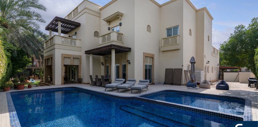 فيلا في Emirates Hills, دبي 6 غرف نوم , 1468 م² رقم 91414