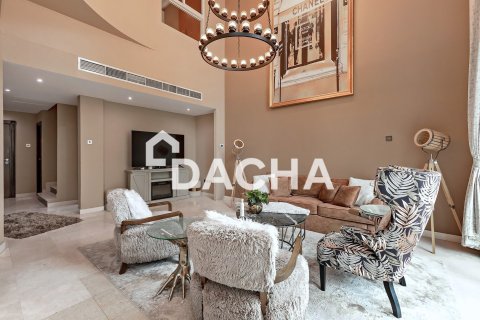 Apartment in Dubai Marina, Dubai 3 bedrooms, 225 sq.m. № 105269 - photo 15
