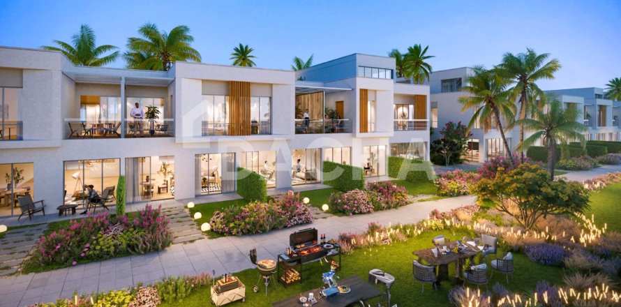 Таунхаус в Дубай Инвестмент Парке, Дубай, 4 спальни, 223м², № 105268