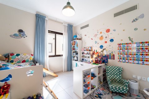 Villa en Dubai, 4 dormitorios, 338 m², № 103219 - foto 2