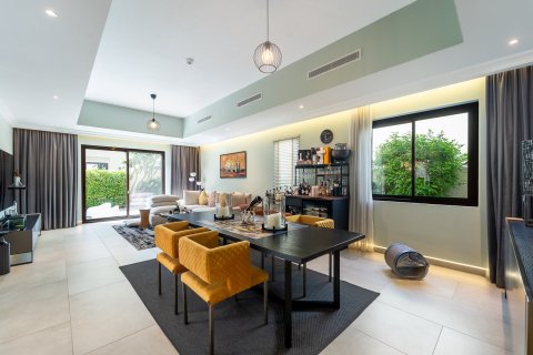 Villa en Dubai, 4 dormitorios, 338 m², № 103219 - foto 6